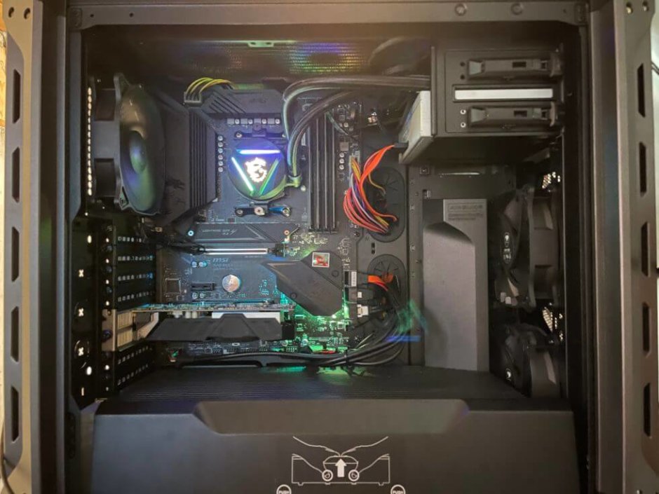 フルタワーケース取付後